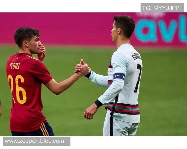 佩德里社交媒体分享与阿尔巴合照表达敬意感慨并肩作战的荣幸