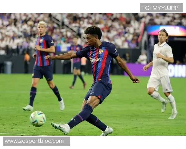 吉梅内斯强调对巴萨边路的防守重要性强调在对抗中保持强势态度 吉梅内斯强调对巴萨边路的防守重要性强调在对抗中保持强势态度