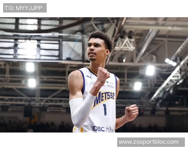 文班亚马自信心态与身体素质的完美结合展现无畏精神