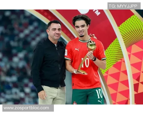 哈维亲自颁奖葡萄牙小将马特乌斯米德荣获U17世界杯金球奖